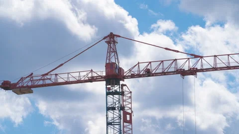 Timelapse of working construction building crane on blue sky background Vidéo 138148411