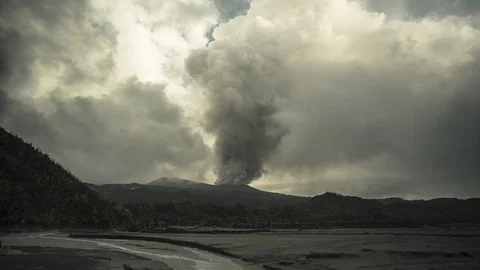 Timelapse Zeitraffer Vulkan Mount Dukono Indonesien Stock Footage 120181712