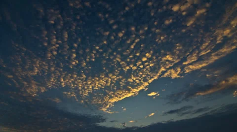 TIMELAPSE_PILLOW_CLOUD Stock Footage 32352185