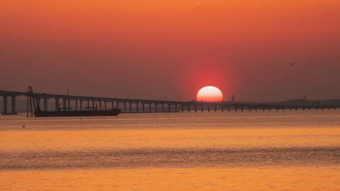 TimeLepse 4k  Sunset scenery in front of Incheon Bridge 스톡 동영상 242311075