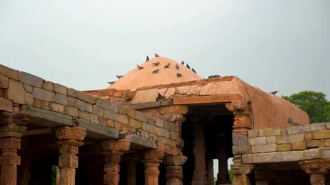 The Timeless Qutub Minar: Delhi Iconic Historical Tower Stock Footage 317072853