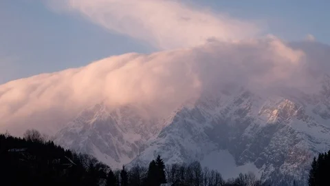 Timelpase  Clouds over Mountaintop  Grimming Salzkammergut Austria Video stock 97928651
