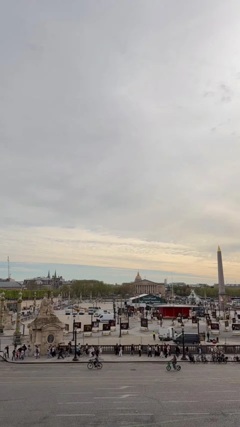 TIMELPASE | Place de la Concorde in Paris showing the Luxor Obelisk Stock Footage 337165739