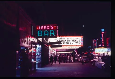 Times Square LEEDS BAR 1959 Fluorescent Movie Marquee Amsterdam Theater NYC Stock Photos