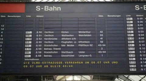 Timetable timelapse at Zurich Main Train Station 스톡 동영상 33780407