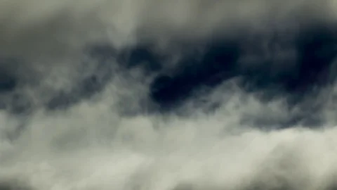 Timlapse of dark thick cloud Видео 128362407