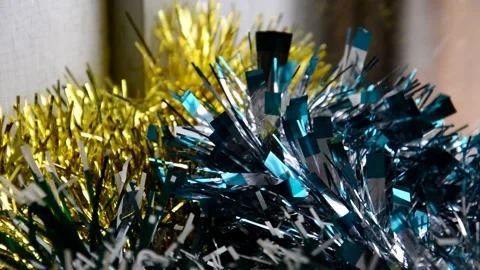 Tinsel on windowsill Stockbeeldmateriaal 302052667