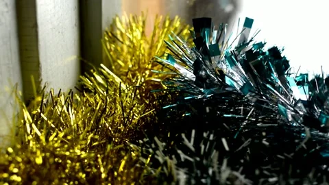 Tinsel on windowsill 库存影片 302119765
