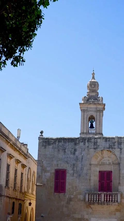 The tiny, beautiful old streets of Mdina Old capital Видео 294555832