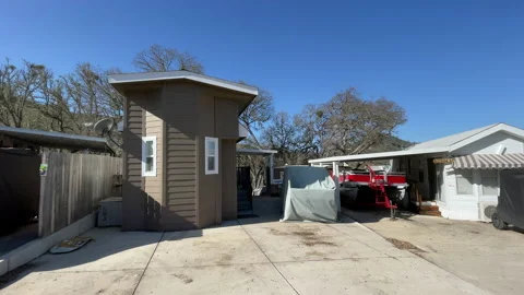 Tiny House Drive-by Central California 스톡 동영상 170731334
