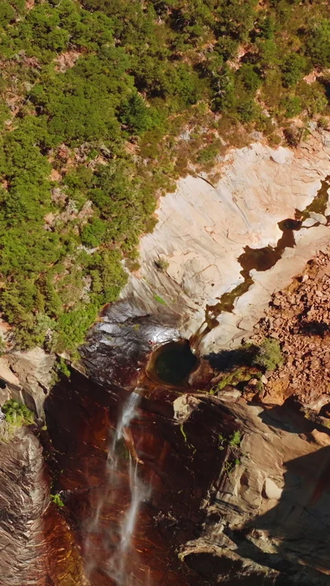 Tiny waterfall in the mountains of Yosemite, California, USA. High rock cli.. Video stock 267194020