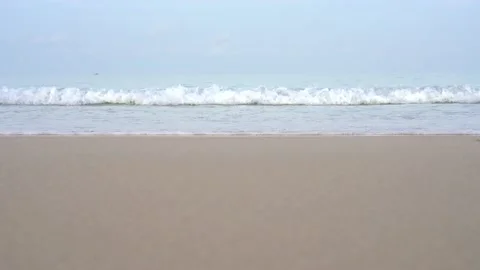 Tiny Wave Background At The Beach Vídeo Stock 144907324
