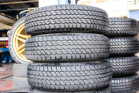 Tire auto car with texture pattern and steel great plate wheel Foto stock