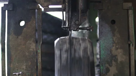 Tire recycling plant 動画素材 46989360