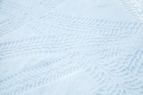 Tire tracks pattern over winter road Foto stock
