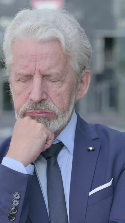 Tired Old Businessman Sleeping while Standing Outdoor, Vertical Video Vídeo Stock 339671787