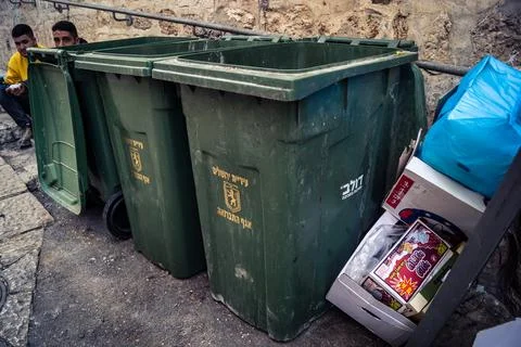 Title: Public Trash Cans and Waste Containers in the Streets of Jerusalem. Stock-Fotos