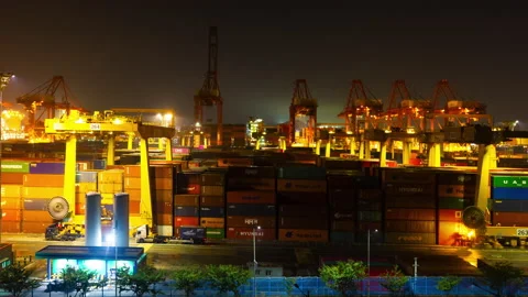 T/L 5K View of Crane and Cargo Container in Sinhangman Busan, South Kore 库存影片 163999216