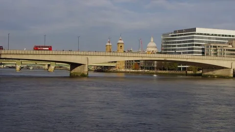 TL London bridge Stock Footage 81998577