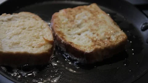 Toast, broil Stock Footage 59558070