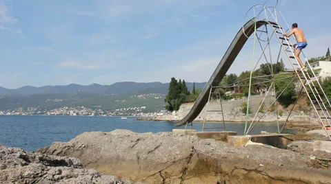 Toboggan Stock-Footage 28494146