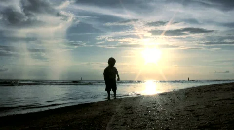 Toddler On Beach Running Toward Camera 動画素材 773229