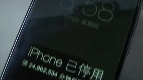 Toddler locks mums iPhone for 48 YEARS after entering wrong passcode Video stock 106316148