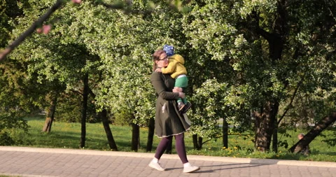 Toddler's Request: Two-Year-Old Boy Reaches Out for His Mother's Loving Embrace Видео 241212048