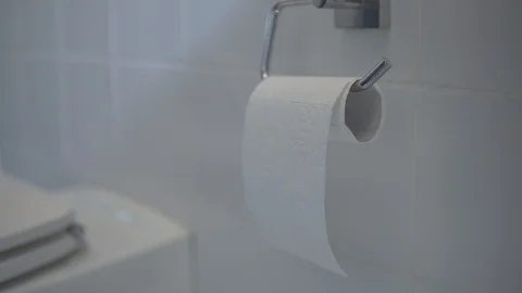 Toilet Paper Empty Video stock 127178692
