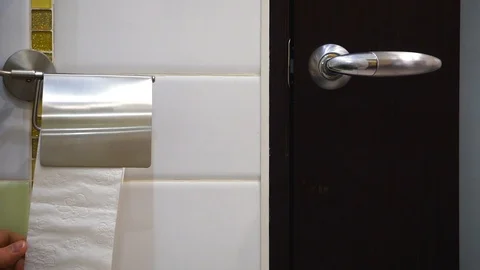 Toilet papper Stock Footage 100876750