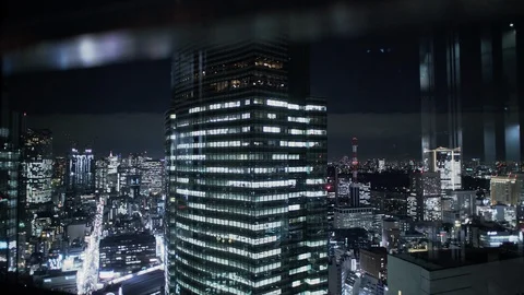 Tokyo building view from elevator in the night Vídeos de archivo 99891828