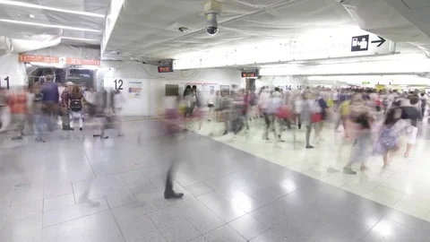Tokyo Station Crowd Time Lapse 4K 스톡 동영상 85268017