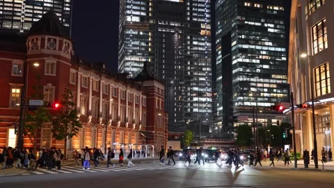 Tokyo Station Night View with Commuters in Marunouchi, Tokyo Vídeos de archivo 344832789