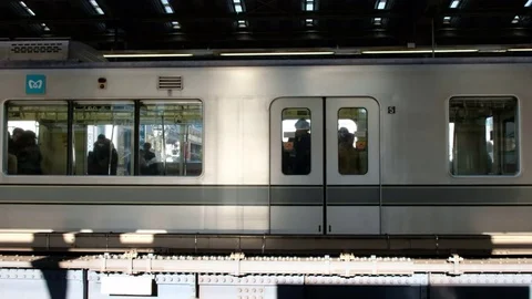TOKYO TRAIN COMMUTERS Stock Footage 84504807