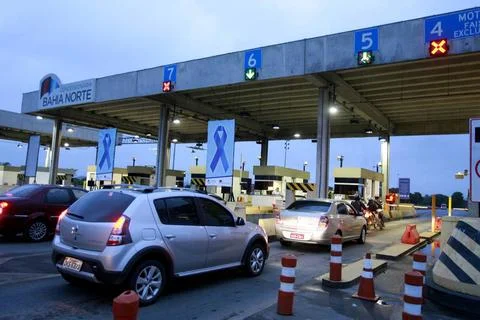  toll plaza on highway 3.112 / 5.000 Resultados de traducao pojuca, bahia,... Stock Photos