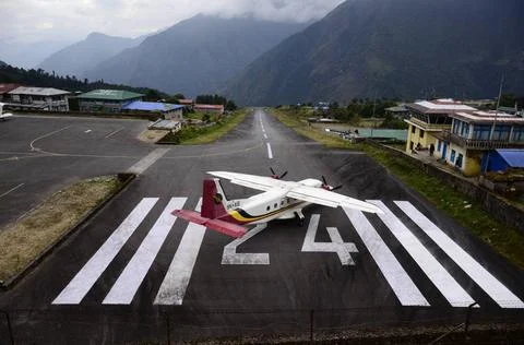  Tolo Balaguer Aeropuerto de Lukla. Sagarmatha National Park.Nepal.Asia. C... Stock Photos