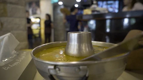Tom yum soup Vídeos de archivo 89689729