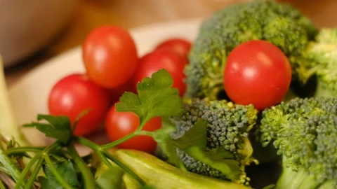 Tomato and broccoli 库存影片 158748611