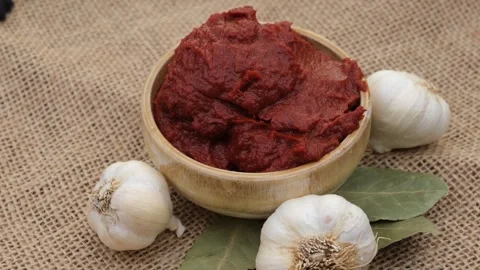 Tomato paste and garlic Stock-Footage 260162548