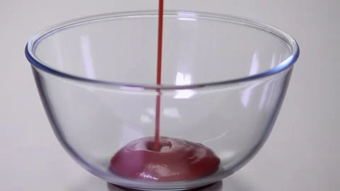Tomato Sauce pour 1 Stock Footage 280121249