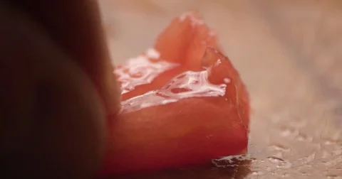 Tomato slicing slowmotion close up Видео 72585463