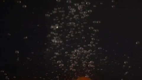 Tomato in water HD Stock-Footage 85274548