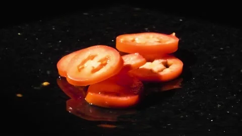 Tomatoes on a bench Vídeos de archivo 154705541