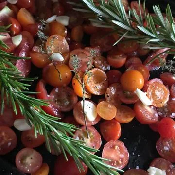 Tomatoes ready for roasting Stock Photos