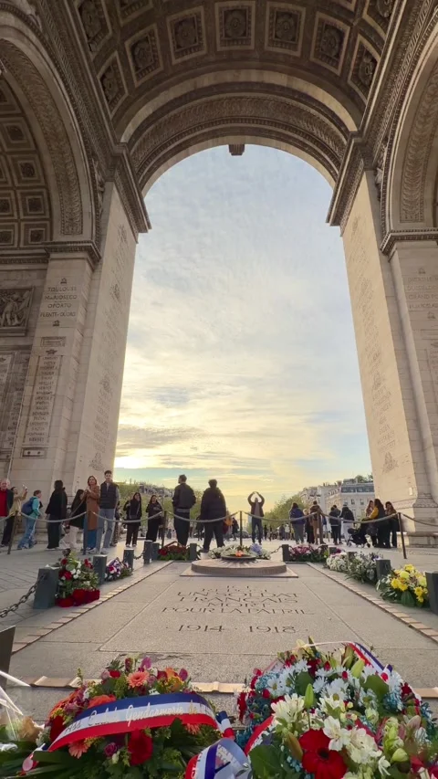Tomb of the Unknown Soldier at the Arc de Triomphe in Paris Stock Footage 337783191