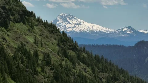 Tombstone Pass Snow Capped Mountains Oregon Drone Aerial View 스톡 동영상 335420323