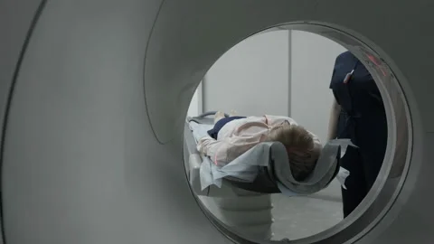 Tomographic Scanning Platforms. Mri Scanner, Tomograph With Patient Getting Видео 107491616