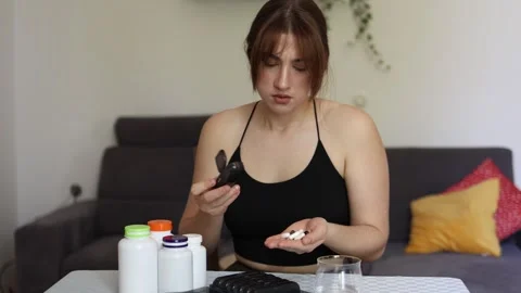 Too many daily supplements. Vidéo 339096470