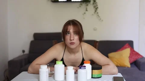 Too many supplements. Vídeo Stock 339096564