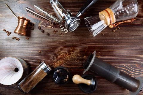 Tool for making professional espresso coffee and coffee beans Foto stock